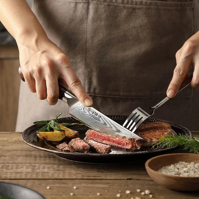 couteaux-lame-de-damas-a-steak-usage