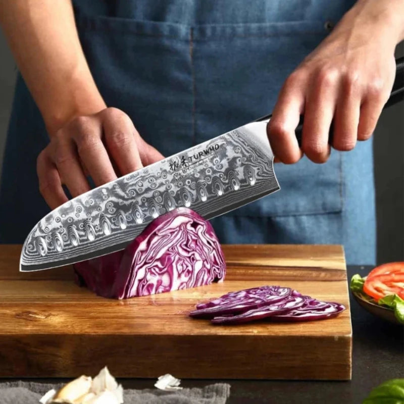 Couteau Damas Santoku découpe de choux