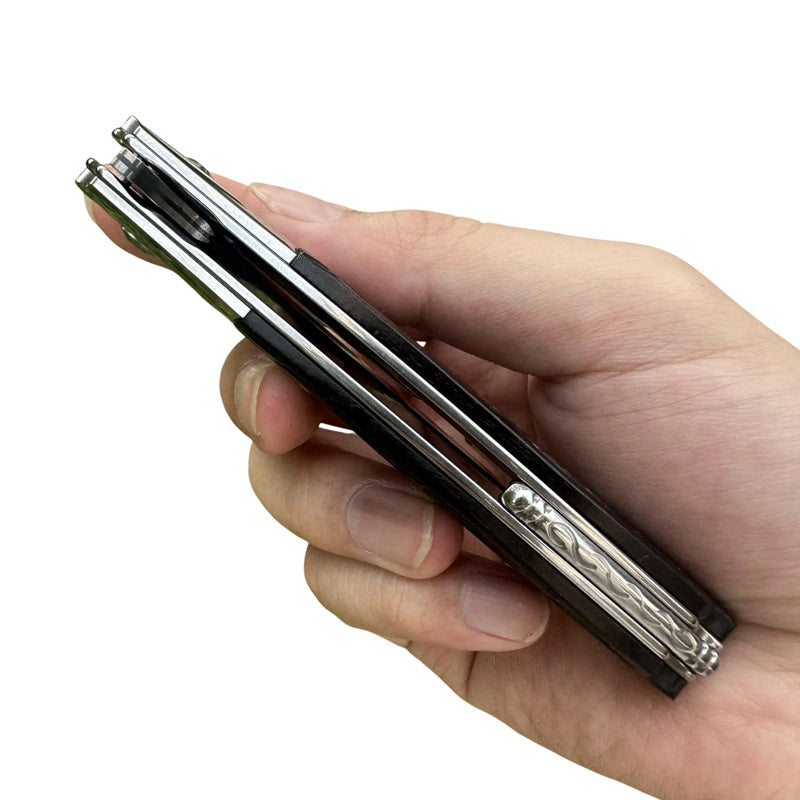 Couteau de Poche Japonais Damas Plié en main