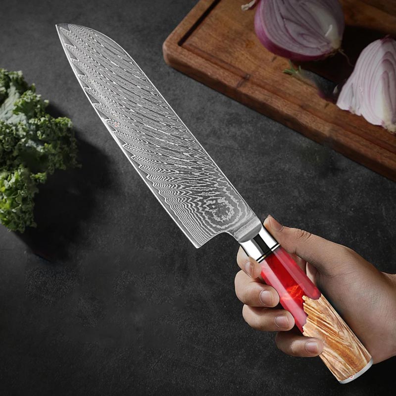 Couteau Santoku en Acier Damas en main